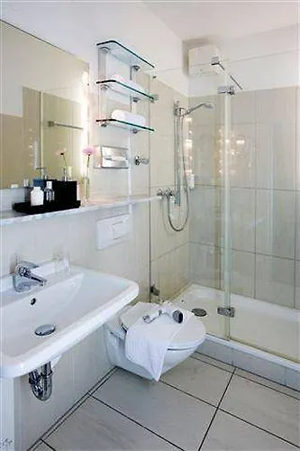 B-Hotel Düsseldorf 3*,